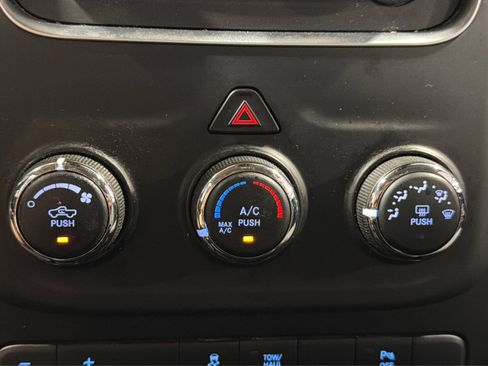 Used 2016 RAM 2500 Tradesman w/ Chrome Appearance Group AWD/4WD image 31