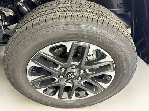 New 2026 Toyota Tundra Limited AWD/4WD image 31