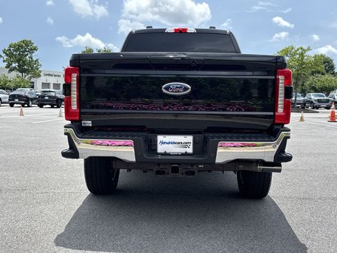 Used 2025 Ford F250 Lariat w/ Chrome Package image 9