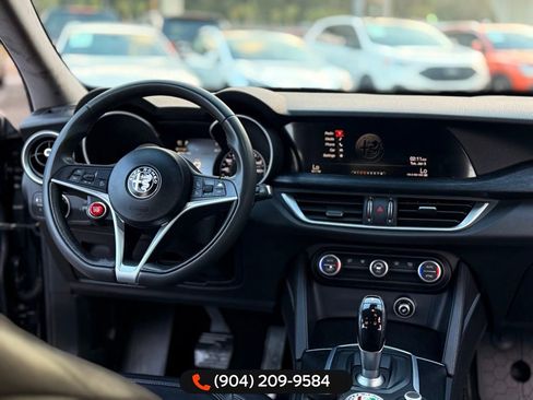Used 2019 Alfa Romeo Stelvio image 15