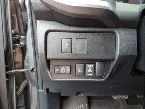 Used 2022 Toyota Tacoma TRD Off-Road w/ Black Out Package (TMS) AWD/4WD image 23