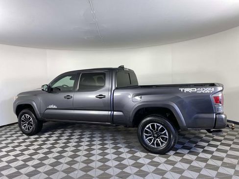 Used 2022 Toyota Tacoma TRD Sport w/ Technology Package AWD/4WD image 5