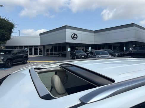 Used 2016 Lexus GX 460 w/ Premium Package AWD/4WD image 10