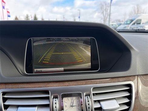 Used 2014 Mercedes-Benz E 350 4MATIC Sedan image 24