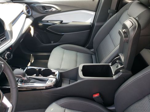 New 2026 Chevrolet Trax LT w/ Driver Confidence Package FWD image 28