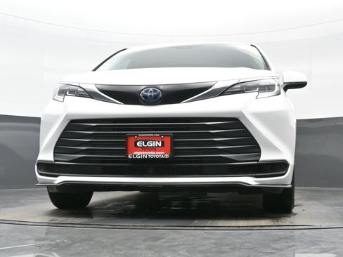 Used 2023 Toyota Sienna LE image 26