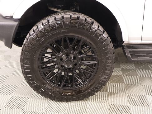 Used 2025 Ford Bronco Outer Banks AWD/4WD image 18