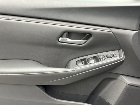 Used 2023 Nissan Sentra SV FWD image 9