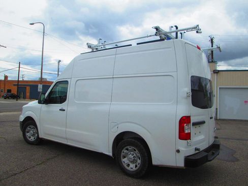 Used 2012 Nissan NV 2500 S w/ Side Curtain Airbag Pkg RWD image 6
