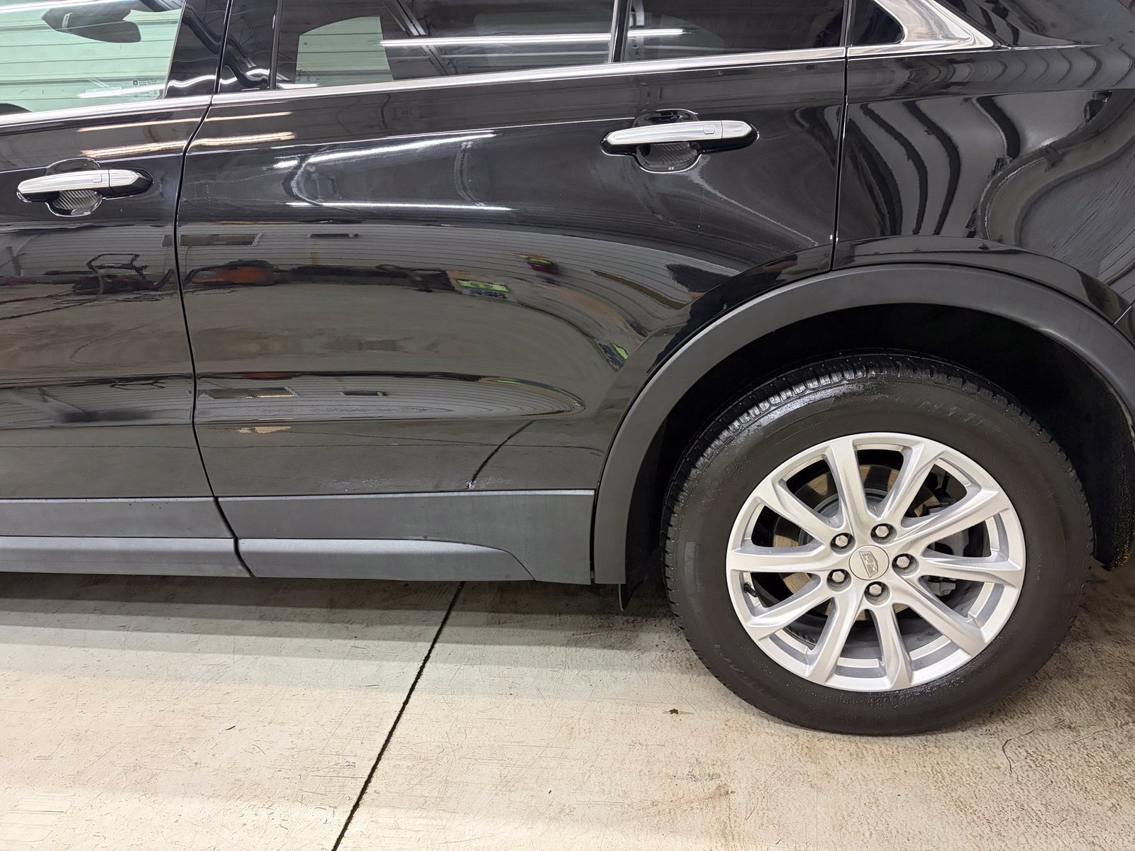 Used 2022 Cadillac XT4 Luxury w/ Cold Weather Package AWD/4WD image 8