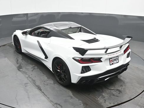 Used 2023 Chevrolet Corvette Stingray Premium Conv w/ Z51 Performance Package RWD image 40
