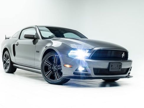 Used 2013 Ford Mustang GT Premium image 5