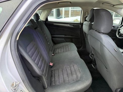 Used 2017 Ford Fusion SE image 12