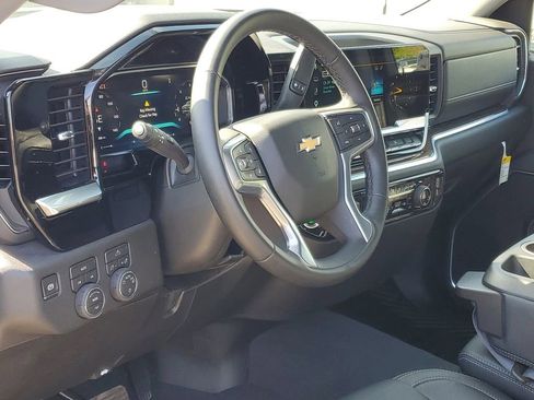 Certified 2026 Chevrolet Silverado 1500 LT AWD/4WD image 9