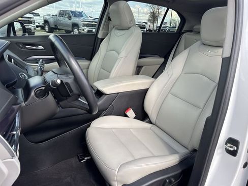 Used 2023 Cadillac XT4 Luxury w/ Cold Weather Package image 23
