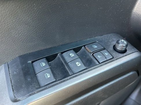 Used 2023 Toyota Tacoma TRD Off-Road image 16