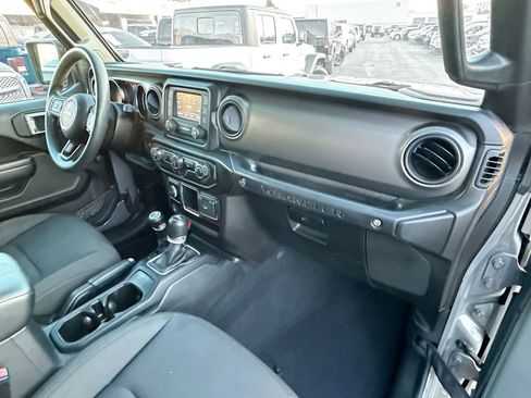 Used 2021 Jeep Wrangler Unlimited Sport AWD/4WD image 32