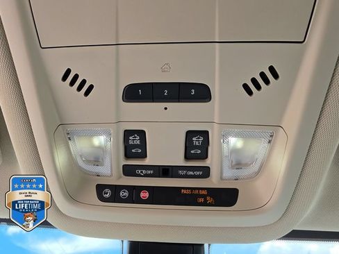 Certified 2023 GMC Acadia Denali w/ Denali Technology Package FWD image 34