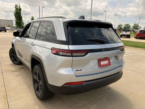 New 2026 Jeep Grand Cherokee Limited w/ Limited Altitude Package AWD/4WD image 6