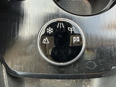 Used 2023 Nissan Rogue SV w/ SV Premium B Package image 17