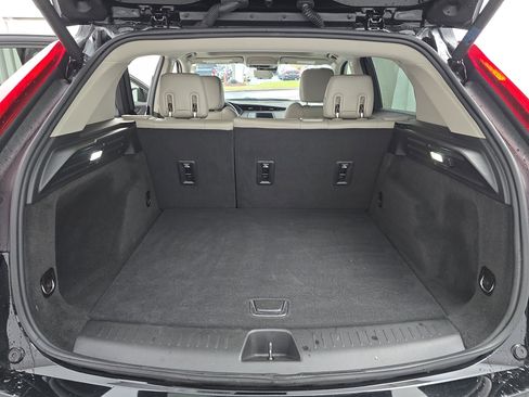 Used 2023 Cadillac XT4 Luxury image 12