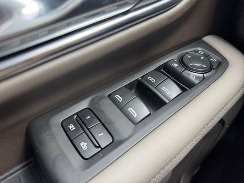 Certified 2023 GMC Yukon XL SLT w/ SLT Premium Package image 6