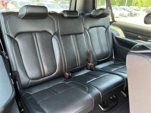 Used 2024 Jeep Wagoneer L Series II RWD image 31