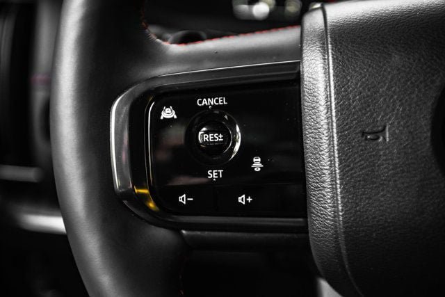 Used 2025 Nissan Armada PRO-4X AWD/4WD image 36