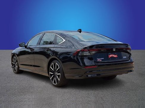 Used 2024 Honda Accord Touring image 6