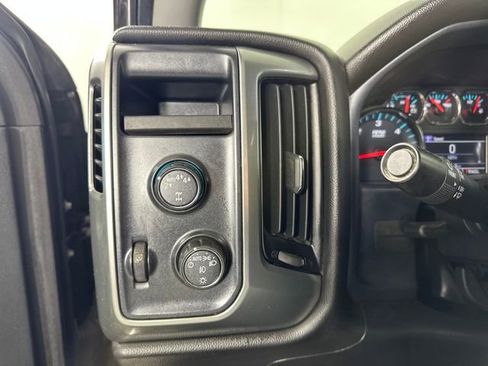 Used 2018 Chevrolet Silverado 1500 LT w/ All Star Edition image 19