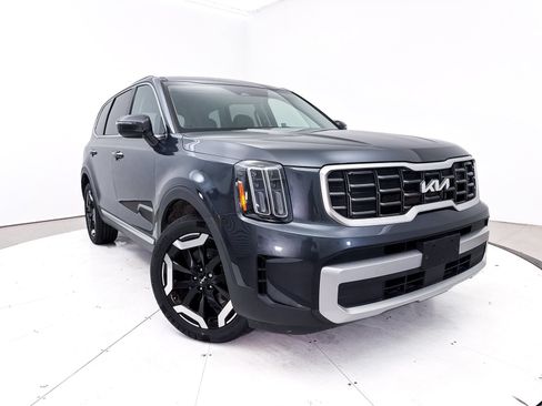 Used 2023 Kia Telluride S FWD image 1