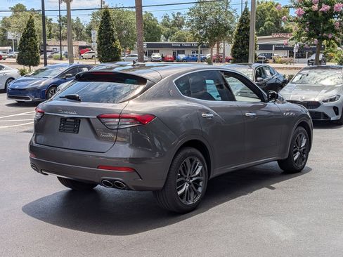 Used 2024 Maserati Levante GT Ultima AWD/4WD image 8
