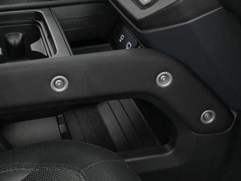 Used 2023 Land Rover Defender 90 X-Dynamic SE image 53