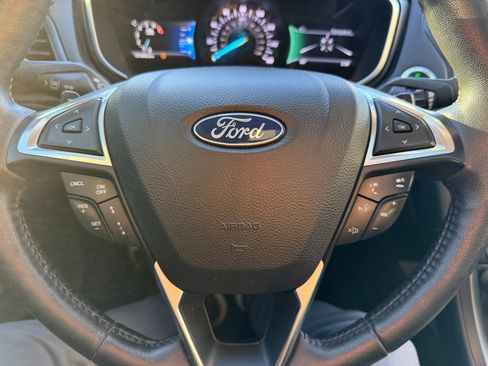 Used 2019 Ford Fusion Titanium image 13