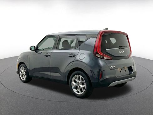Used 2025 Kia Soul LX w/ LX Technology Package FWD image 7