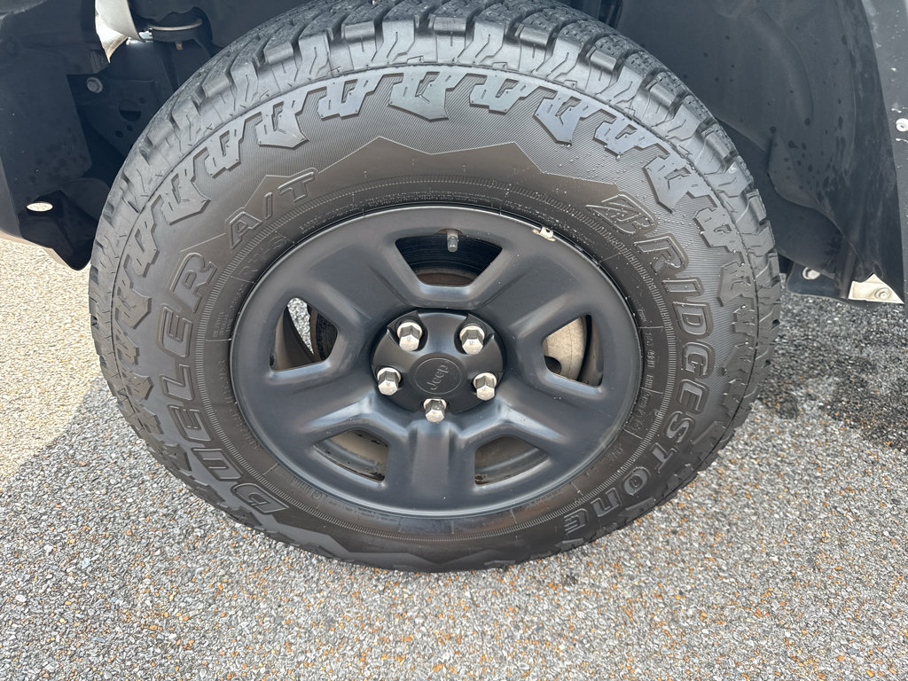 Used 2023 Jeep Wrangler Unlimited Sport AWD/4WD image 9