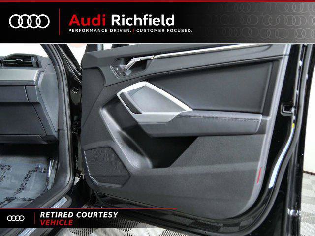 Certified 2025 Audi Q3 2.0T Premium w/ Convenience Package AWD/4WD image 28