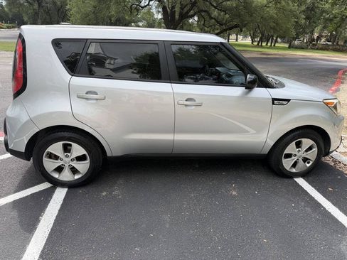 Used 2015 Kia Soul FWD image 6