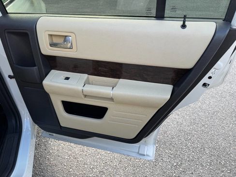 Used 2013 Ford Flex Limited image 41