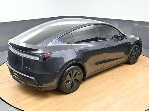 Used 2026 Tesla Model Y Long Range AWD/4WD image 4