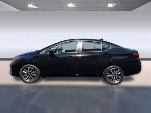 Used 2024 Nissan Versa SV FWD image 2