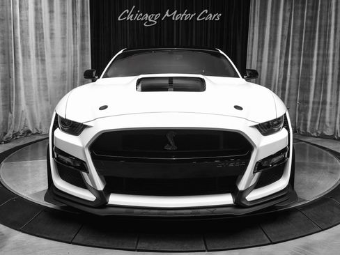 Used 2022 Ford Mustang Shelby GT500 w/ Carbon Fiber Track Pack RWD image 7