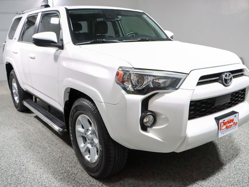 Used 2020 Toyota 4Runner SR5 image 5