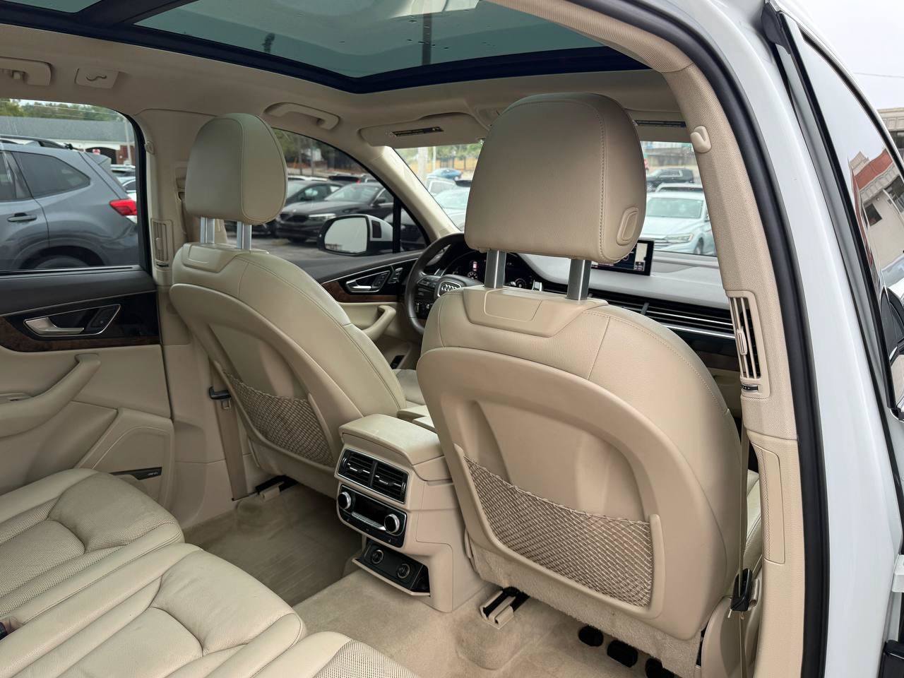 Used 2017 Audi Q7 3.0T Prestige AWD/4WD image 28