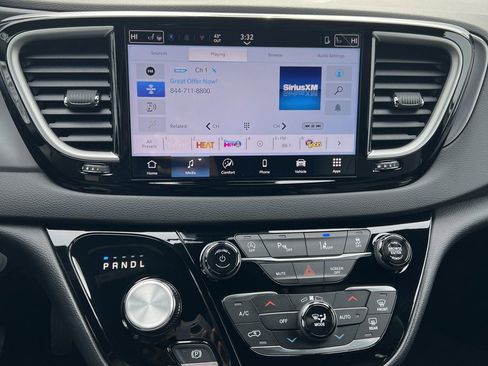 New 2026 Chrysler Voyager LX FWD image 21