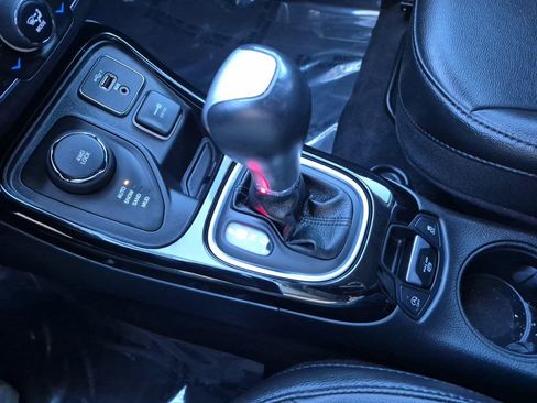 Used 2019 Jeep Compass Altitude image 24