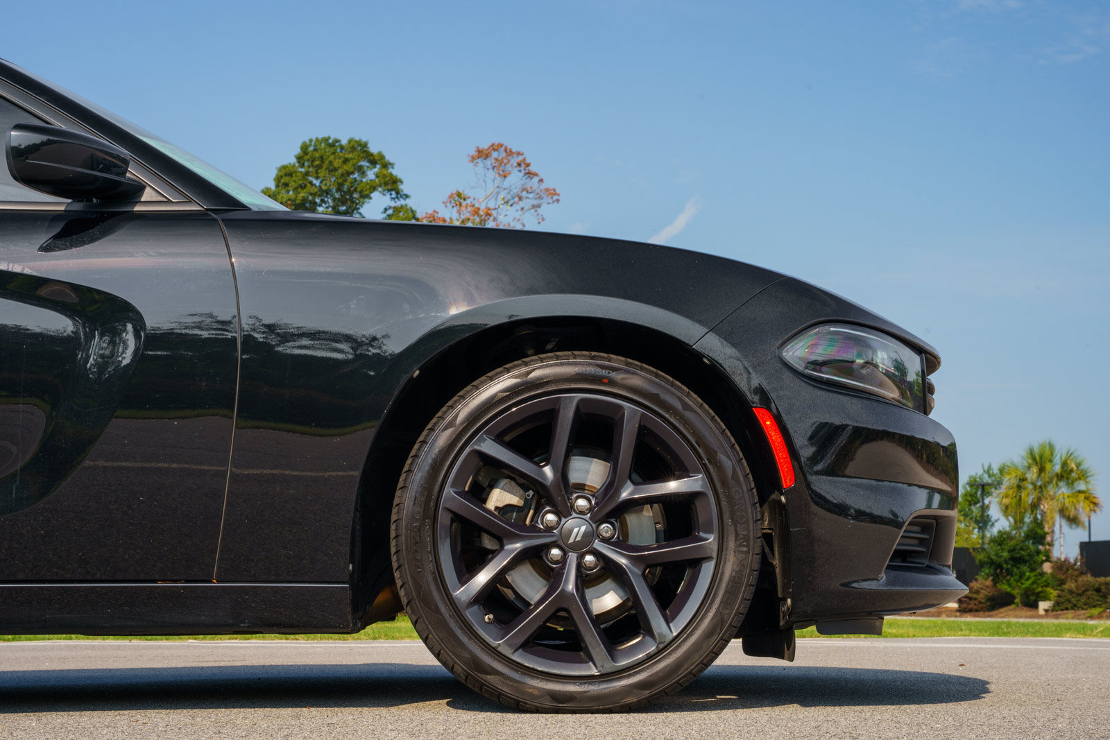 Used 2023 Dodge Charger SXT w/ Blacktop Package RWD image 9
