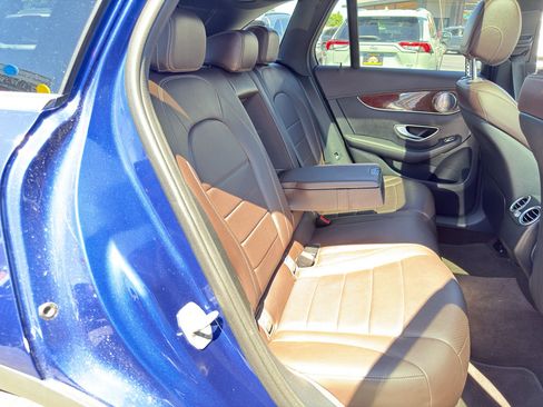 Used 2018 Mercedes-Benz GLC 300 4MATIC image 16