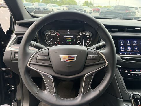 Used 2025 Cadillac XT5 Luxury AWD/4WD image 26