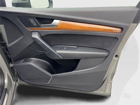 Used 2023 Audi Q5 2.0T Premium w/ Convenience Package image 49